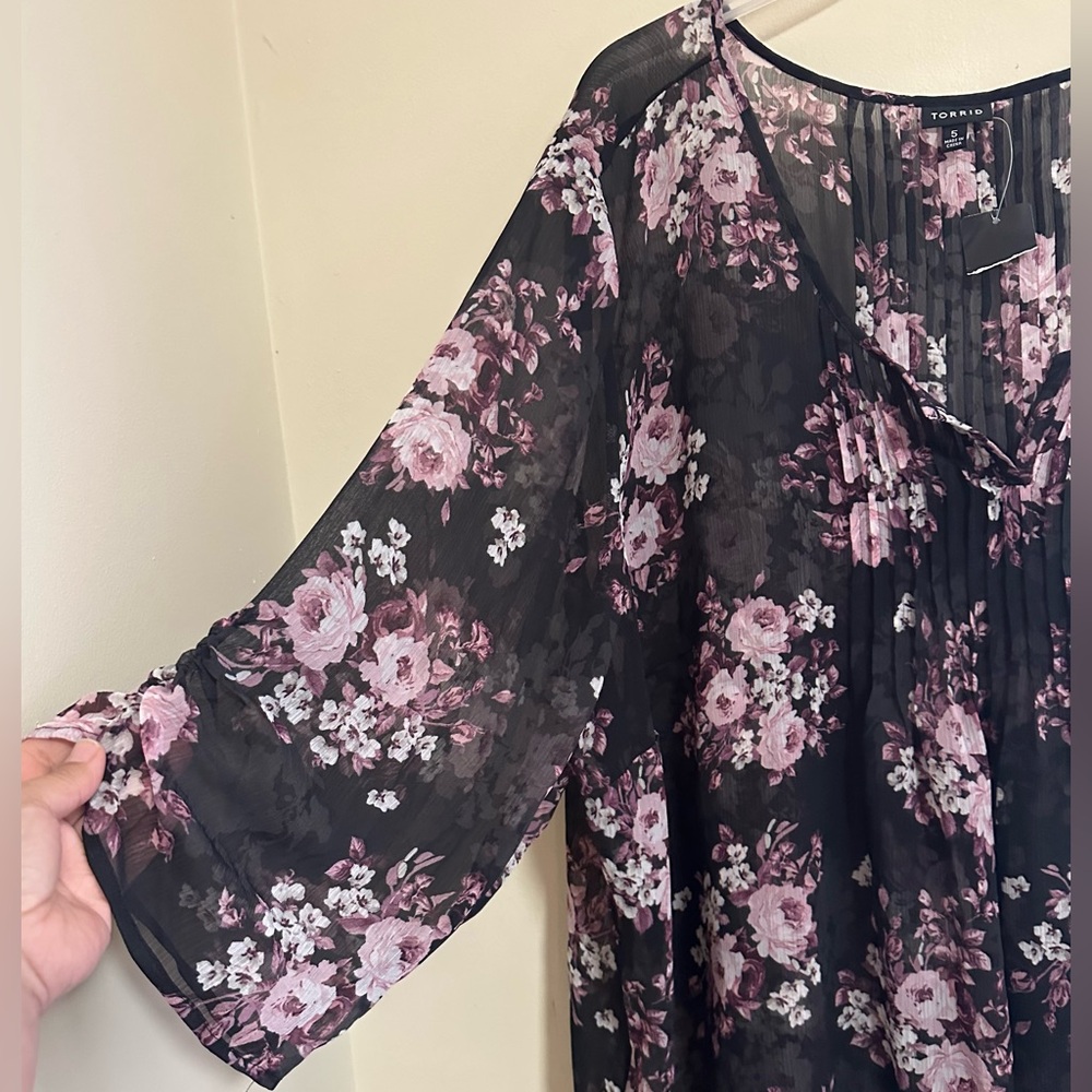 Torrid Chiffon Pintuck Blouse Size 5X Black Multi Sheer - Picture 5 of 11